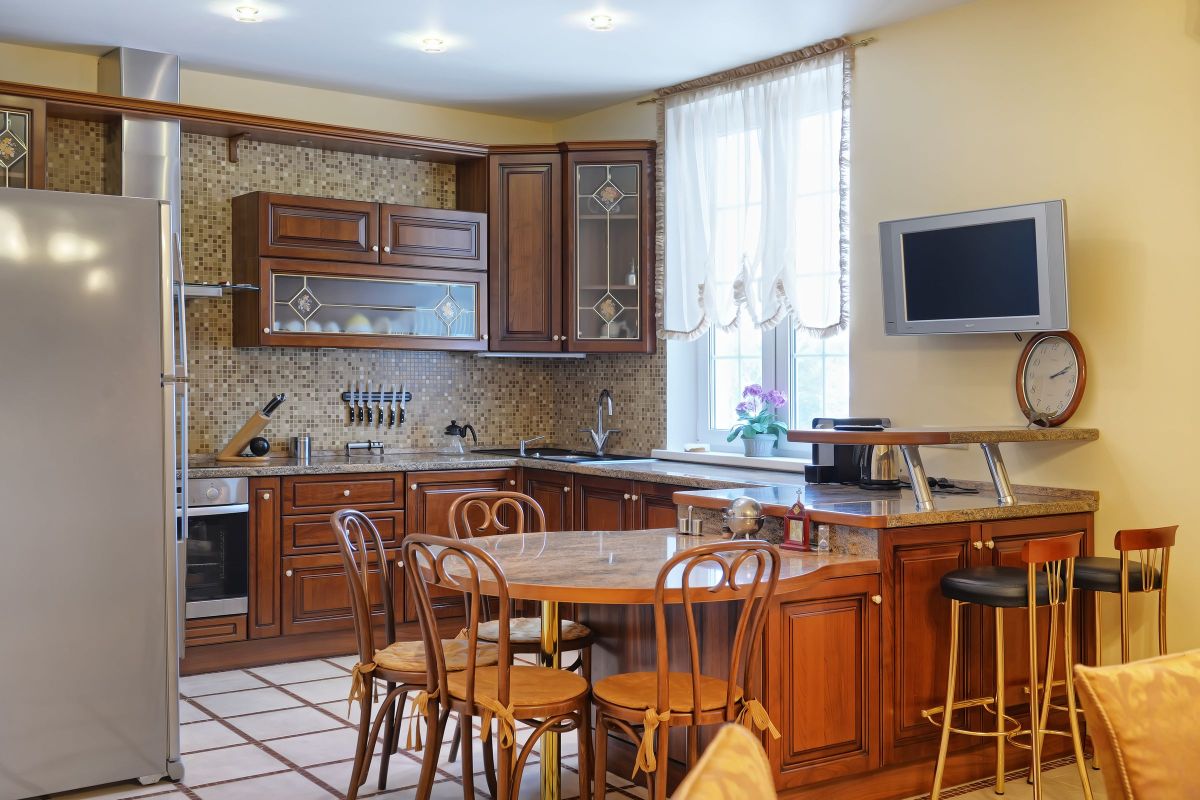 Custom Wooden Kitchen Furnishings
