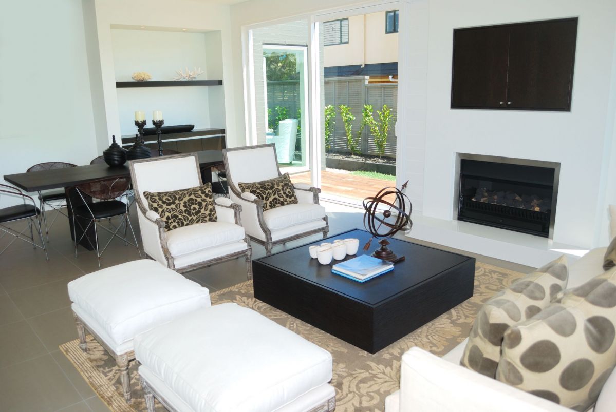 Sleek, Chic modern Living Room Fireplace