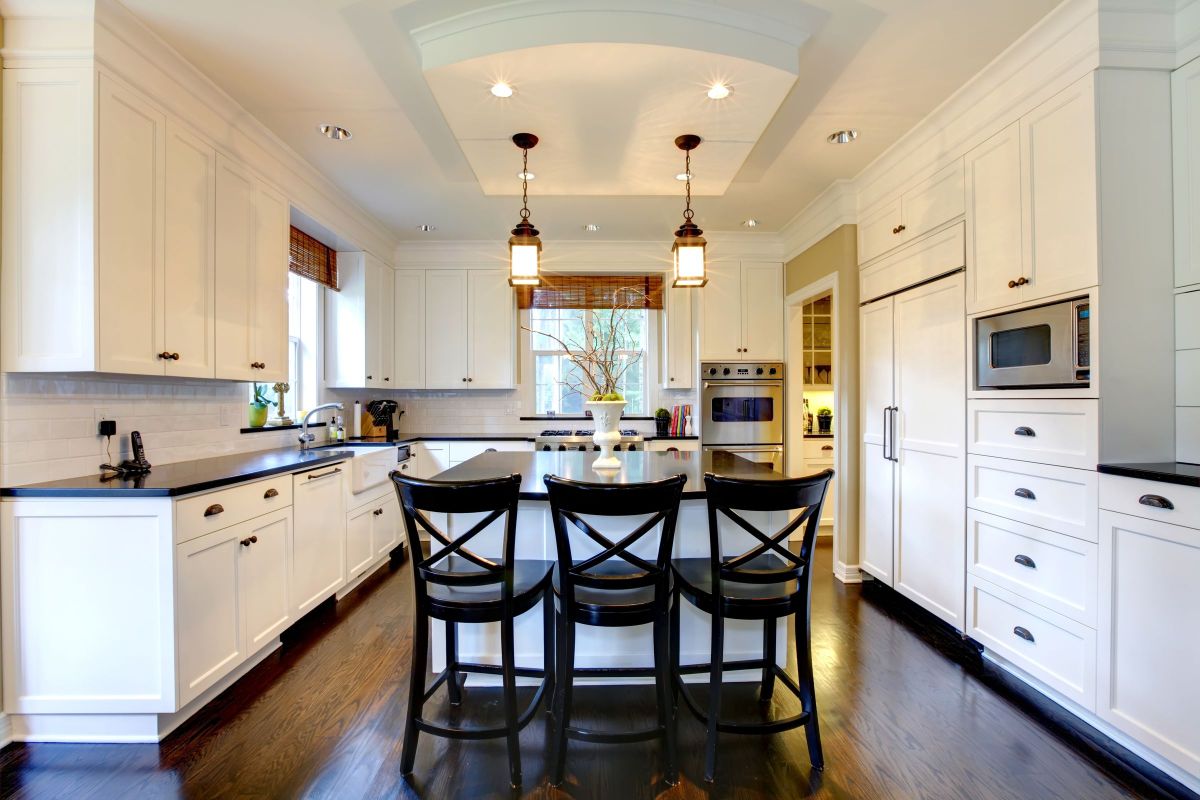 Dark Floorboards for a Kitchen
