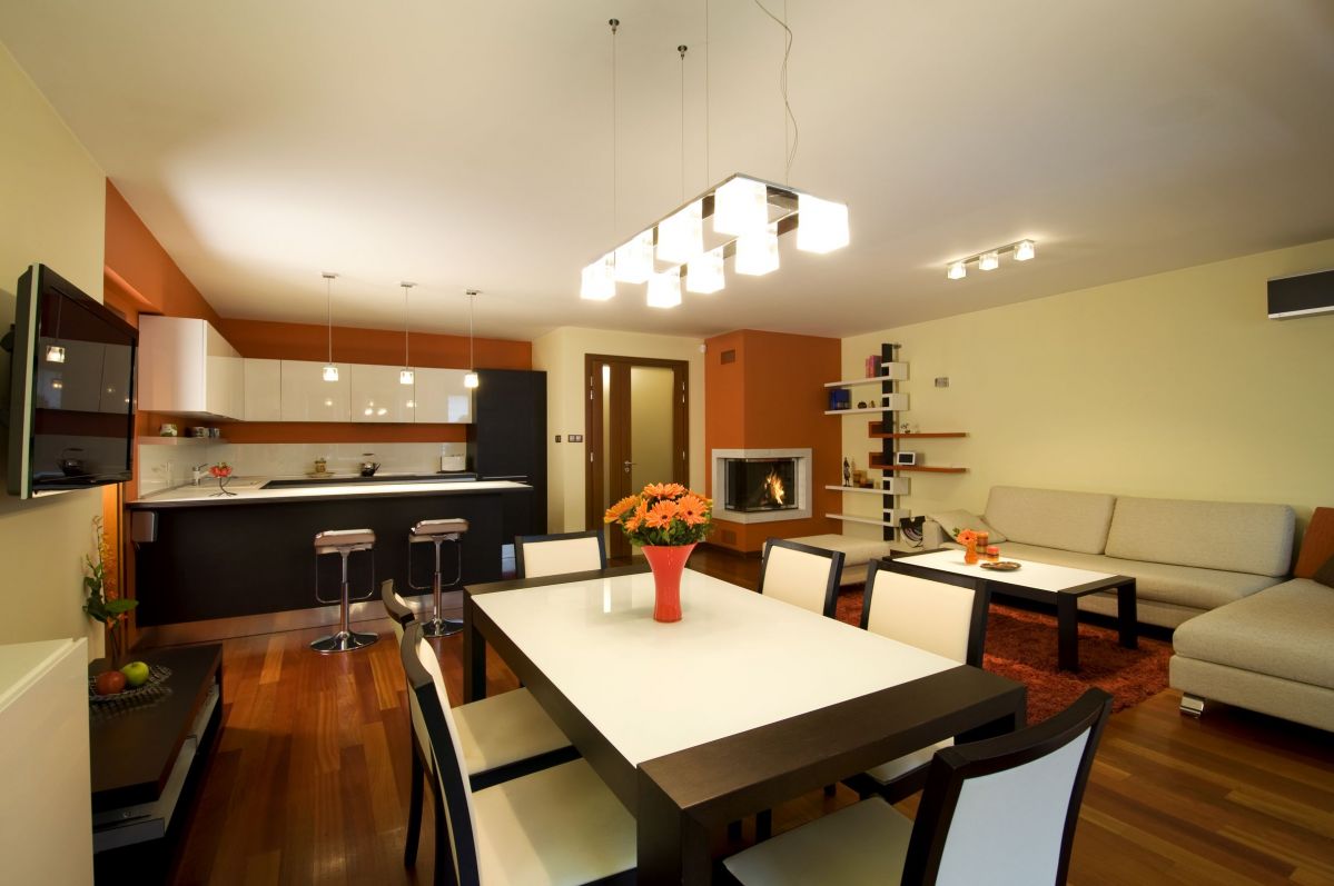 Very Modern Slick Kitchen Dining Room Set