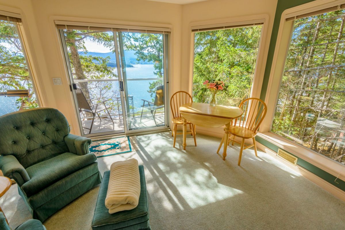 Minimalist Sunroom