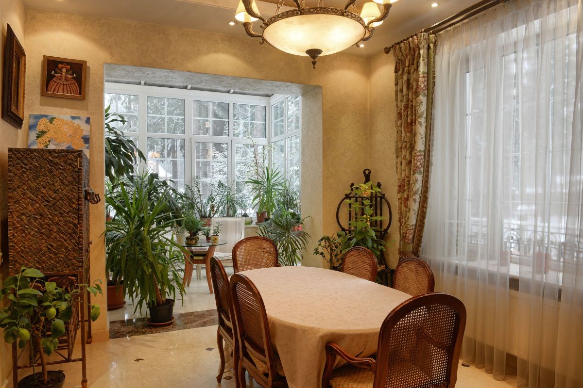 Lavish Dining Room Setup