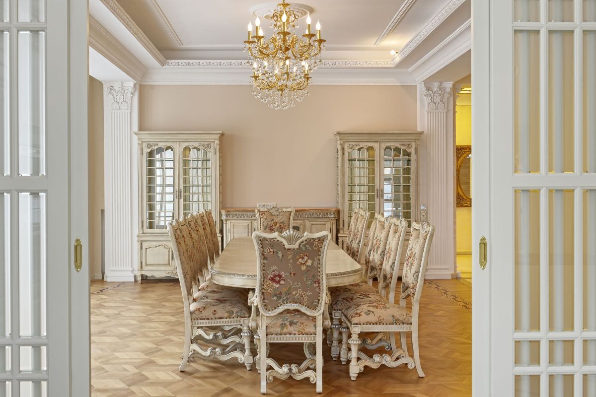 Elite, Victorian Dining Room Table Set