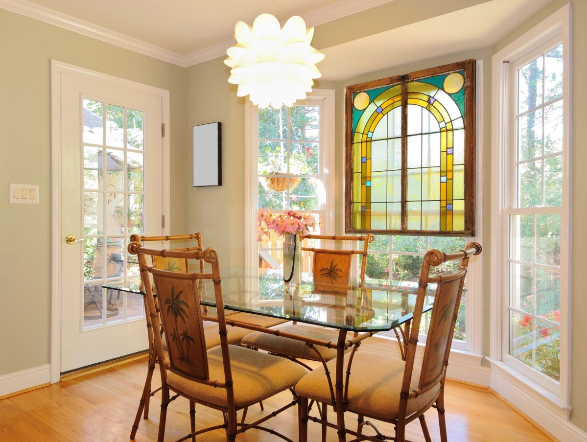 Luxurious Stained Glass Window Place in a Dining Room