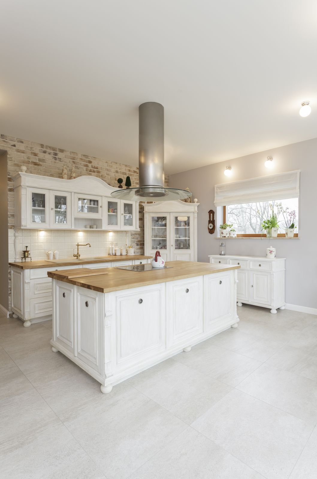 Completely Modernized White Look for a Kitchen