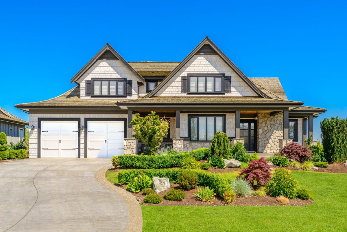 Delectable Grass Lawn for a Home