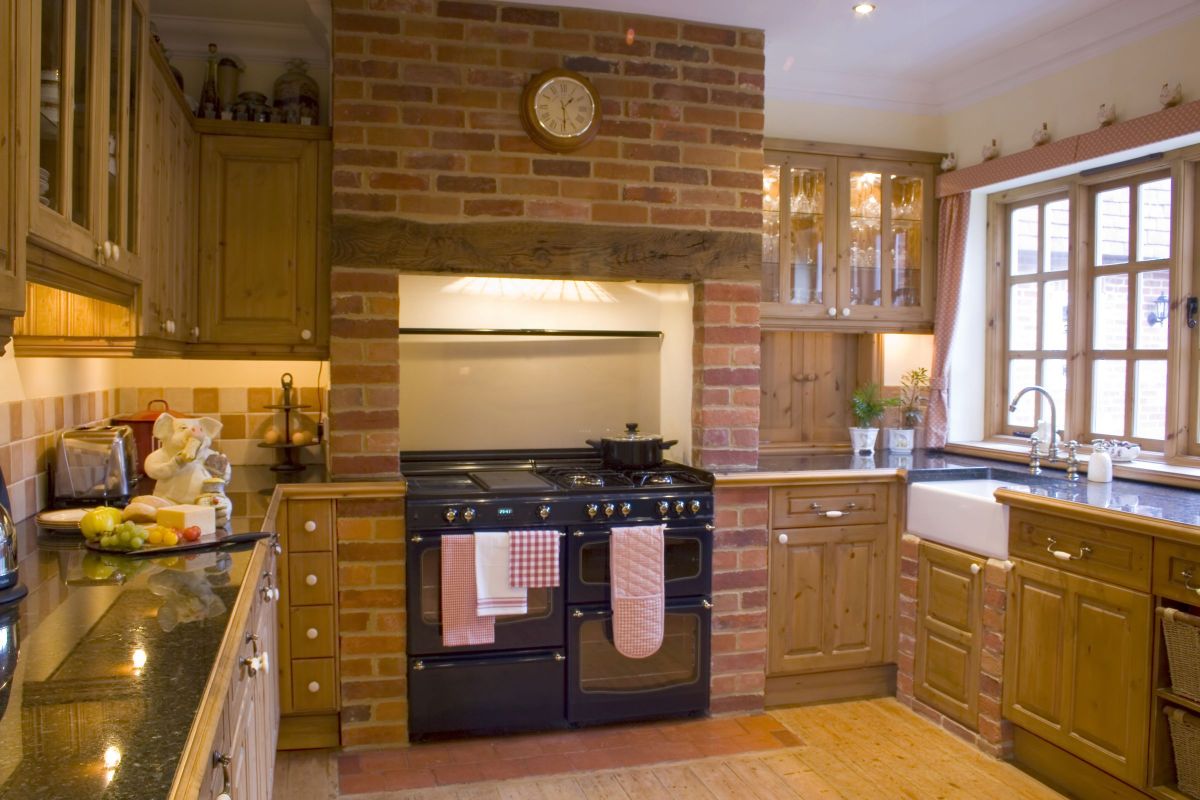 Brick Lain Oven in Custom Wooden Kitchen Cabinets