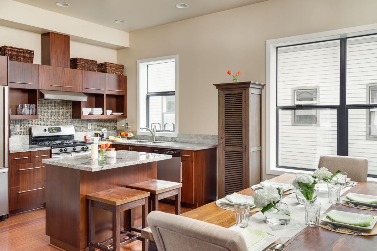 Total Wooden Overhaul for a Custom Kitchen Cabinet Design