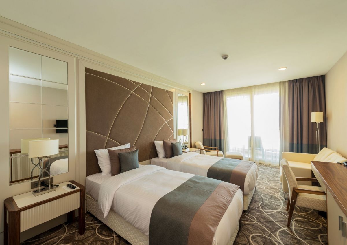 Comforting Hotel Style Bedroom