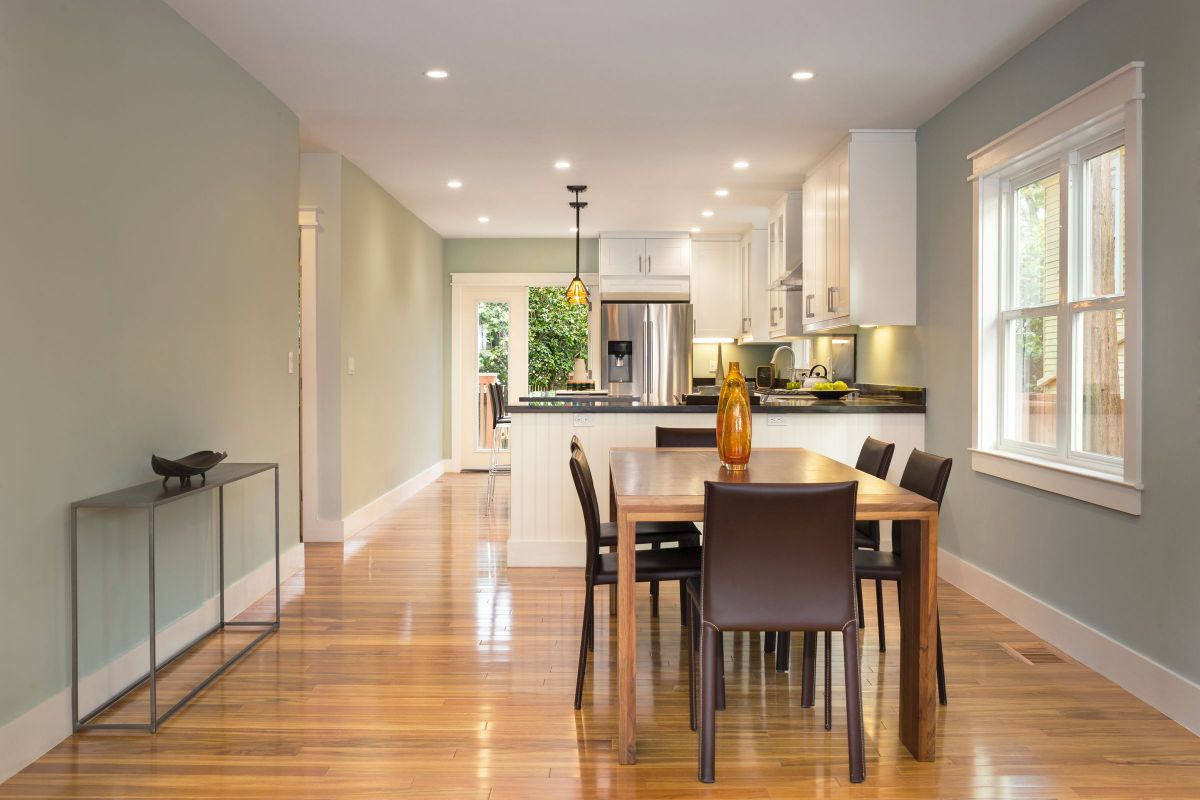 Simply Designed Dining Room Setup