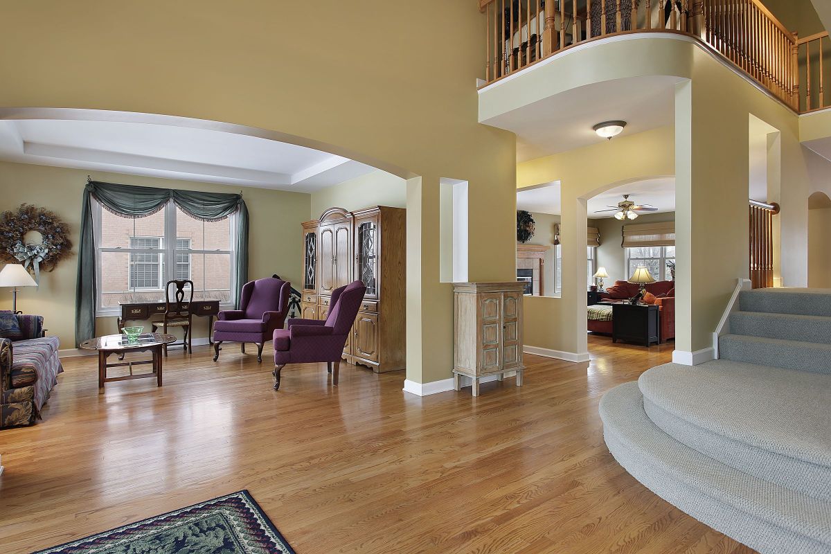Gorgeous Balcony Interior Design for a Yellow Hardwood Home