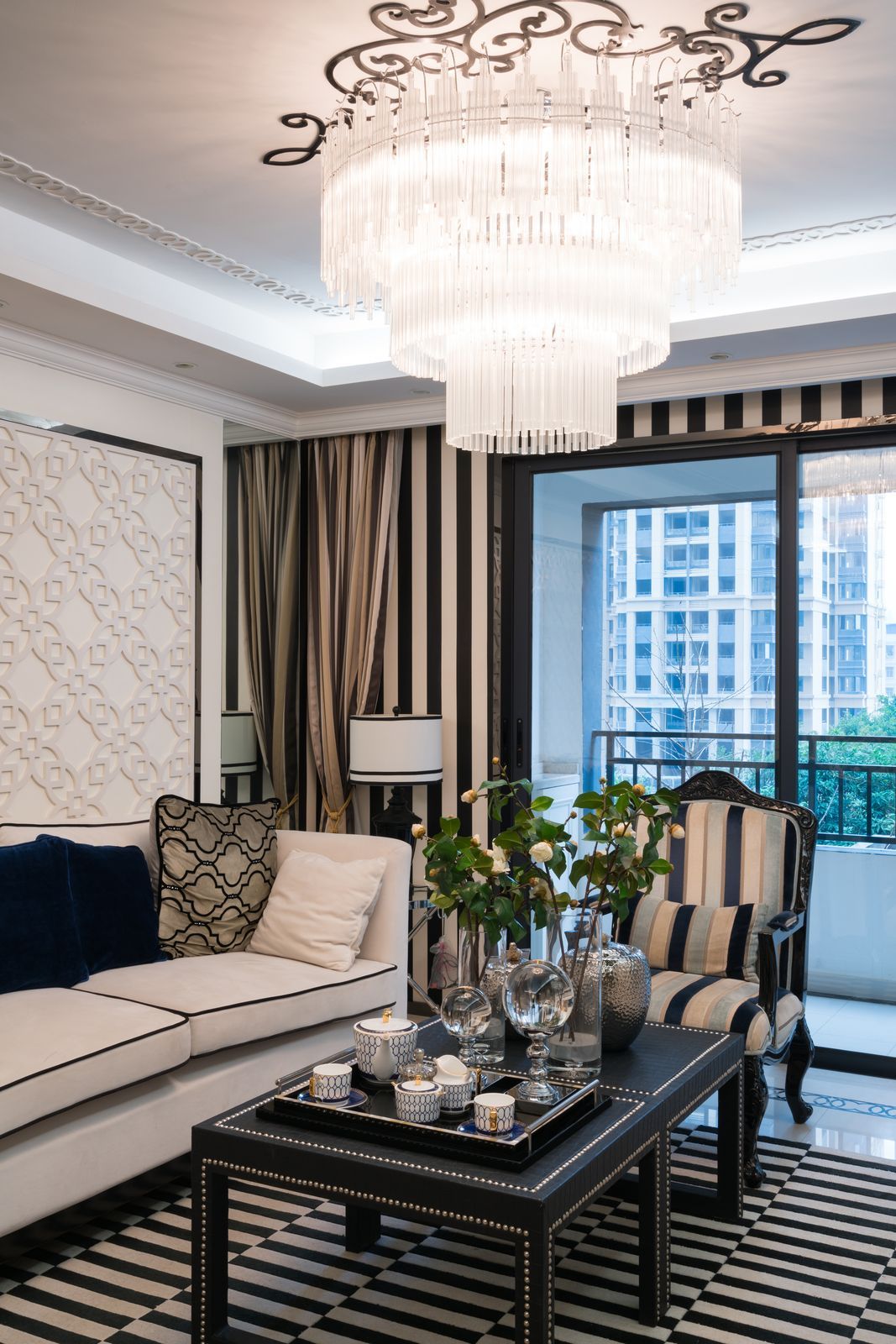 Black and White Stripes for a Living Room