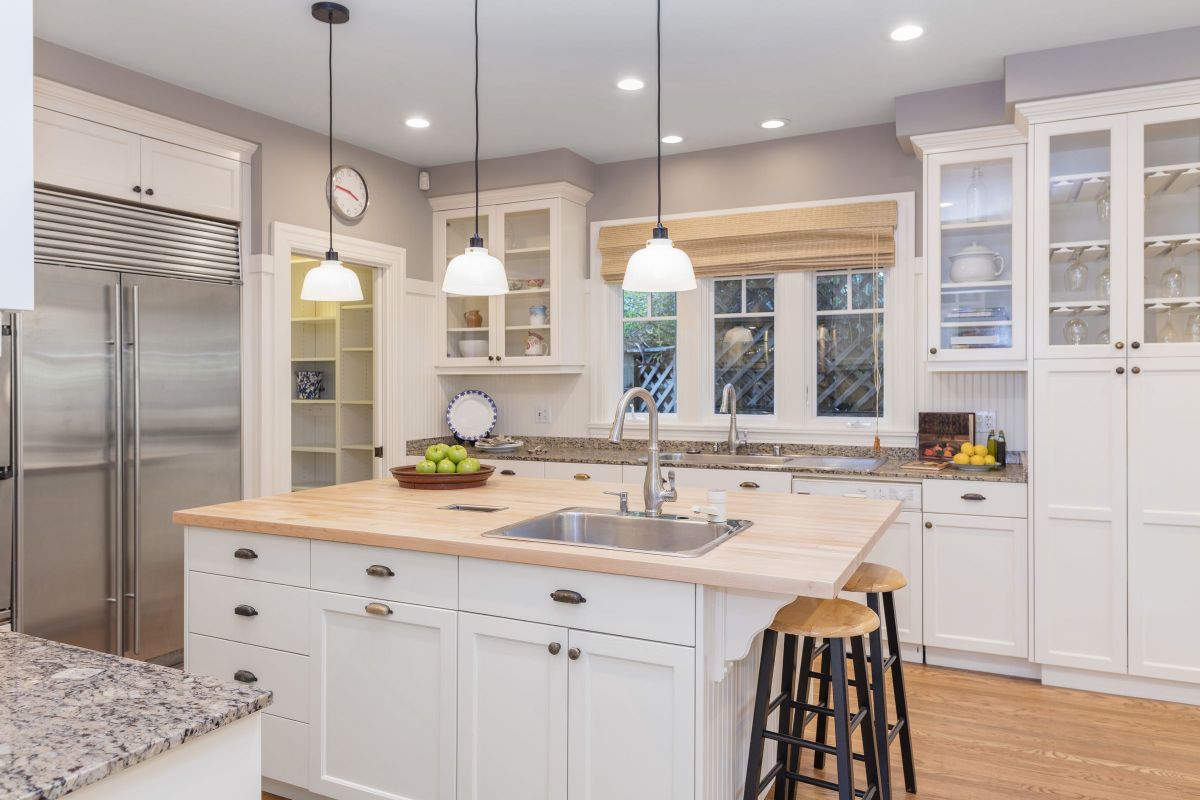 White Accent Lighting for a Kitchen