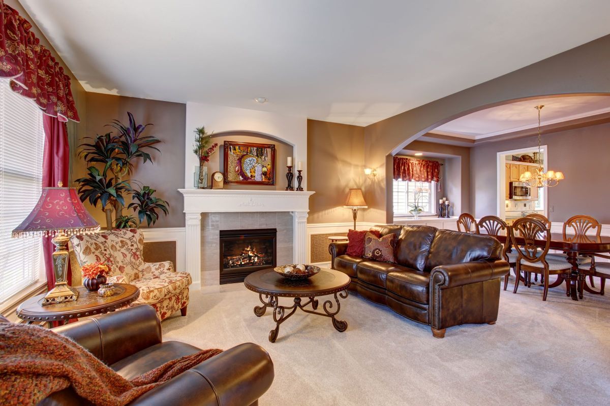 Elegant Regal Color Design Setup for a Living Room