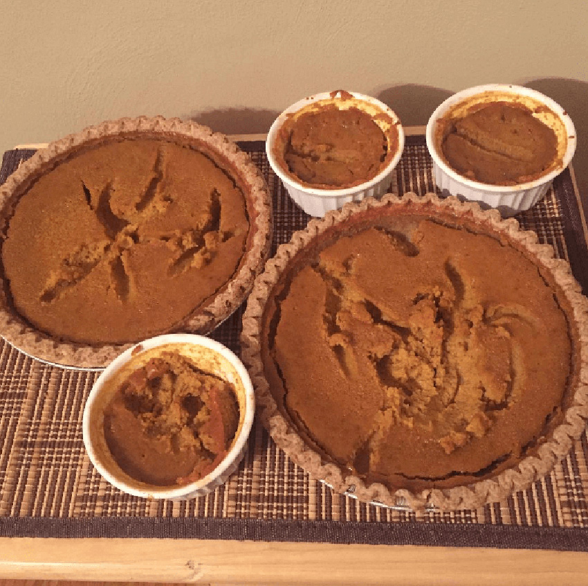 Pumpkin Pie Attack - 10 Most Hilarious Thanksgiving Food Fails