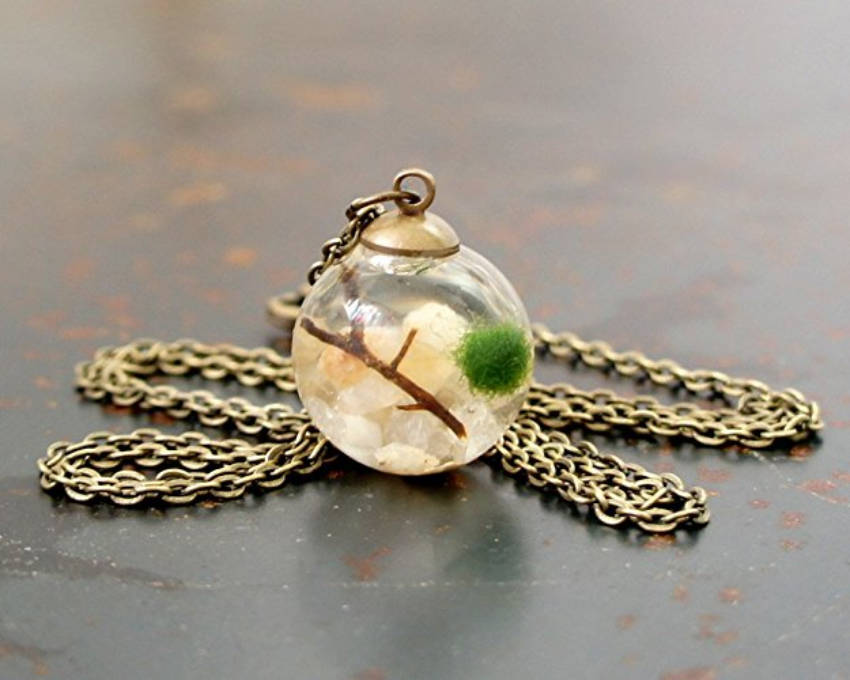 A necklace that's a moss terrarium!