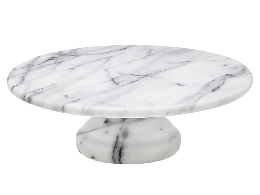 This marble cake stand option is super luxurious.