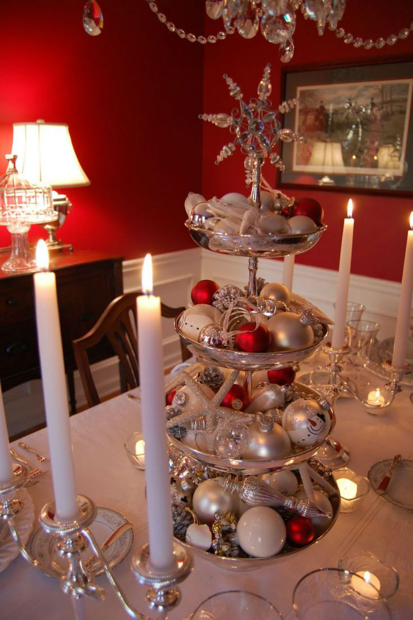 This is a red and silver simple decoration that won't cost you much. Image Source: BlogQPot