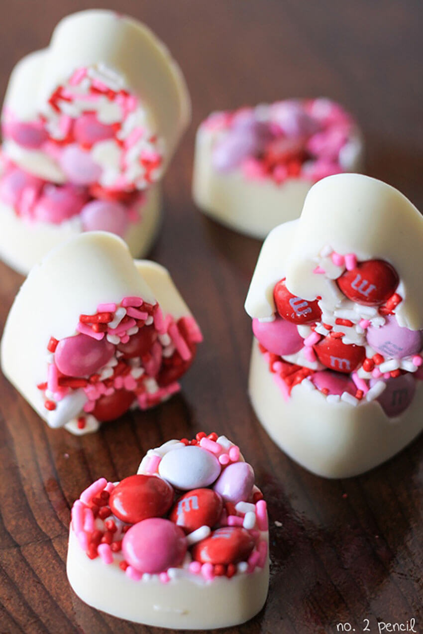 These delicious White Chocolate Bark Bites will satisfy your sweet tooth! 