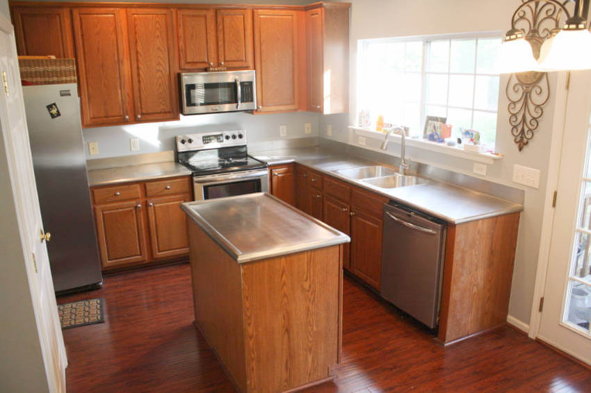 Give your kitchen a modern look with stainless steel countertops!