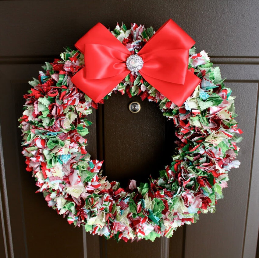 Gather all that remaining fabric from other crafts and make this awesome wreath!