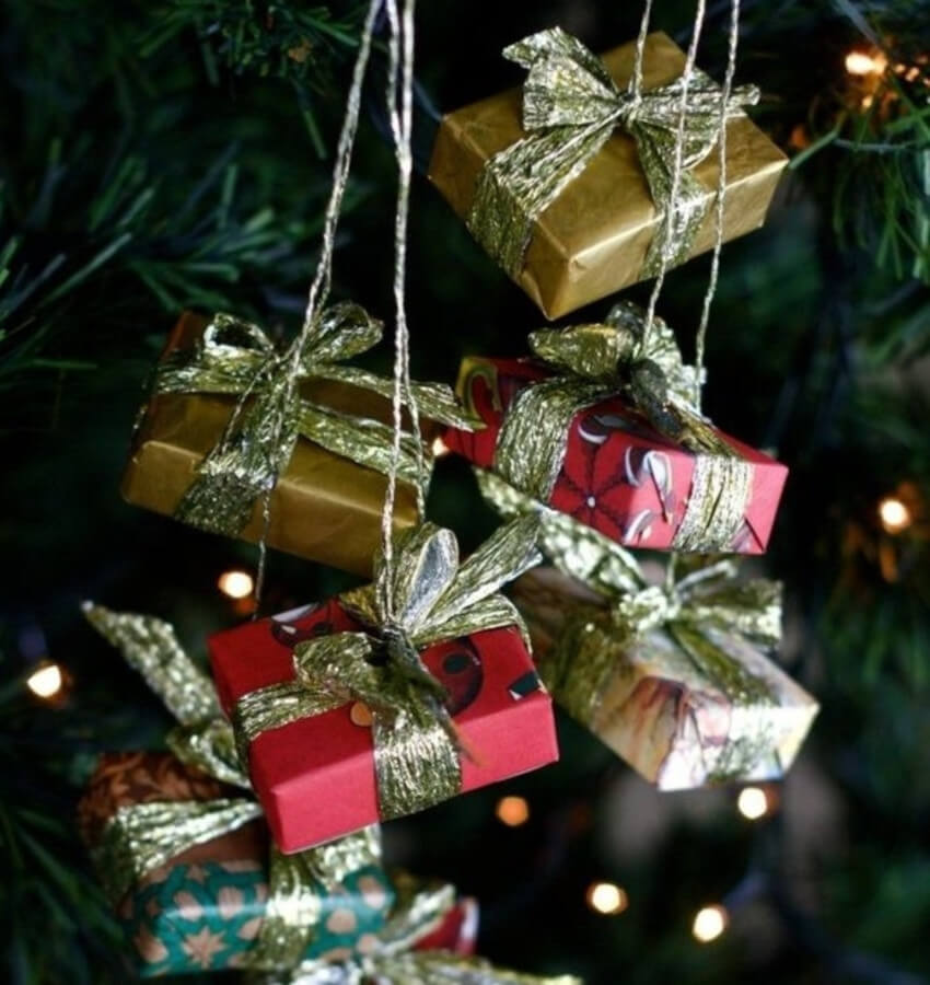 Empty matchboxes can make this cute DIY ornament for your Christmas tree.